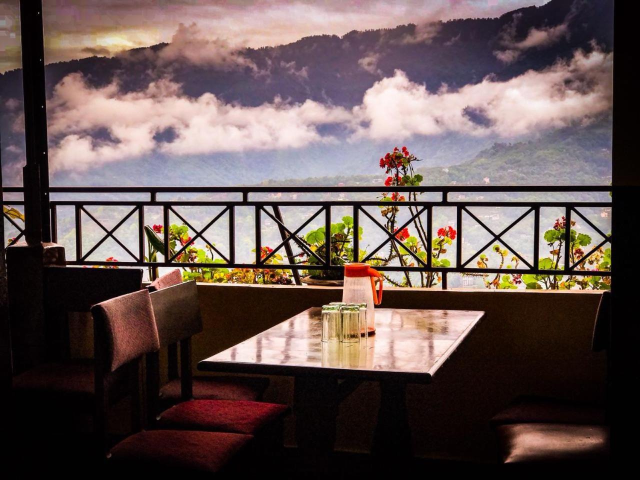 Hotel Shivalik Retreat Ґанґток Екстер'єр фото